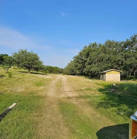 4462 Cr 390 Rocksprings TX 78828