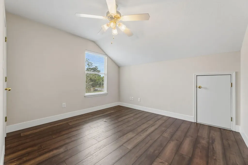 8901 Ovalla Drive Austin TX 78749