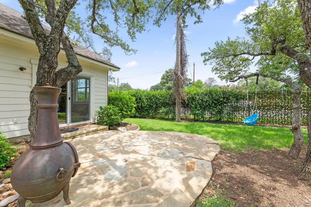 8901 Ovalla Drive Austin TX 78749