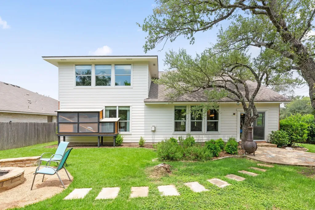 8901 Ovalla Drive Austin TX 78749