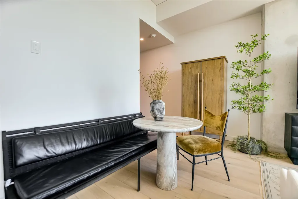 610 Davis Street Austin TX 78701
