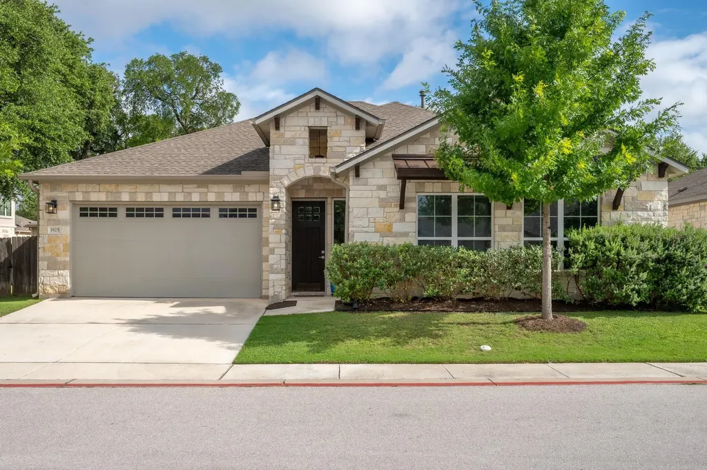 3925 Tavarez Street Round Rock TX 78681