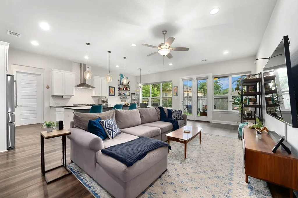 3925 Tavarez Street Round Rock TX 78681