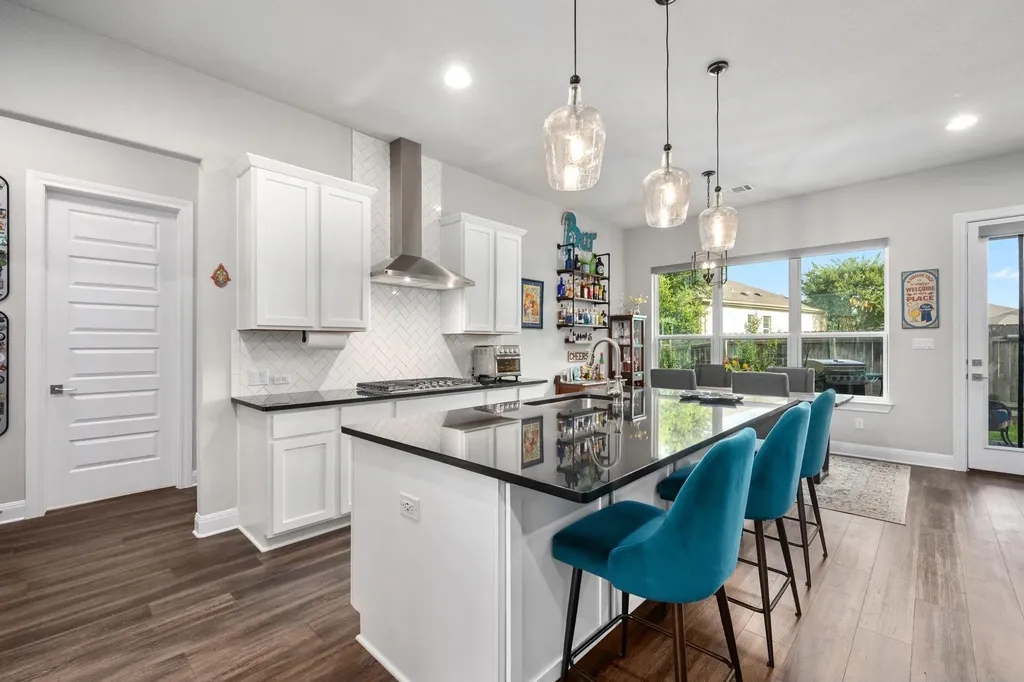 3925 Tavarez Street Round Rock TX 78681