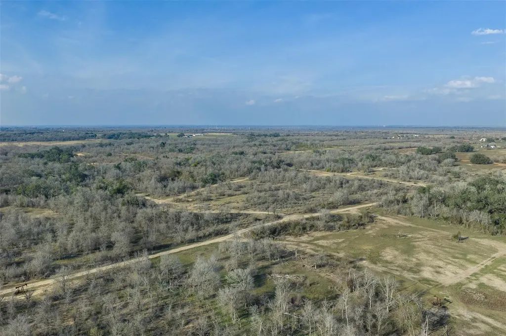 1144 Treetop Lane Luling TX 78648