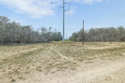1144 Treetop Lane Luling TX 78648