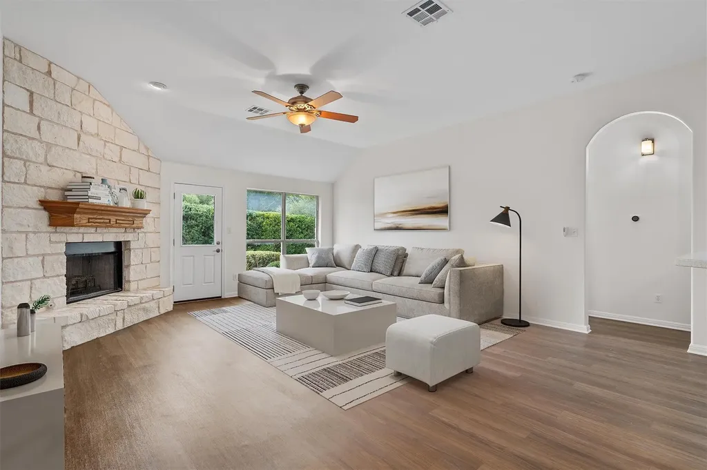 3843 Derby Trail Round Rock TX 78681