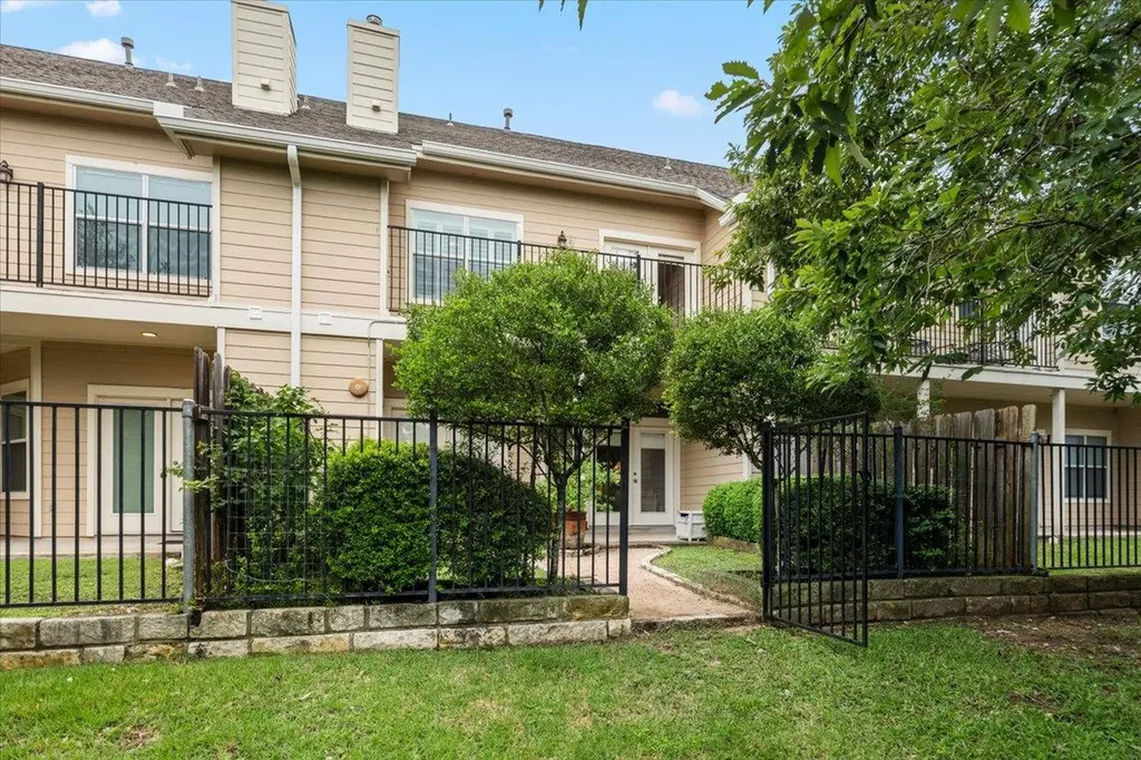 10300 Morado Cove Austin TX 78759