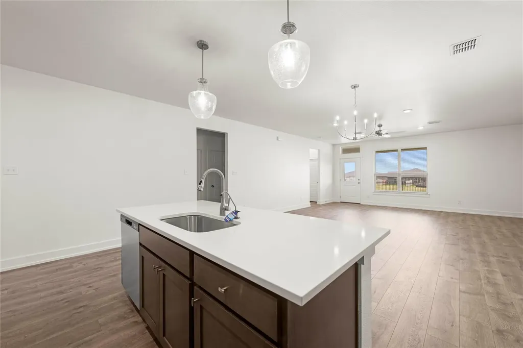 540 Gus Loop Georgetown TX 78626