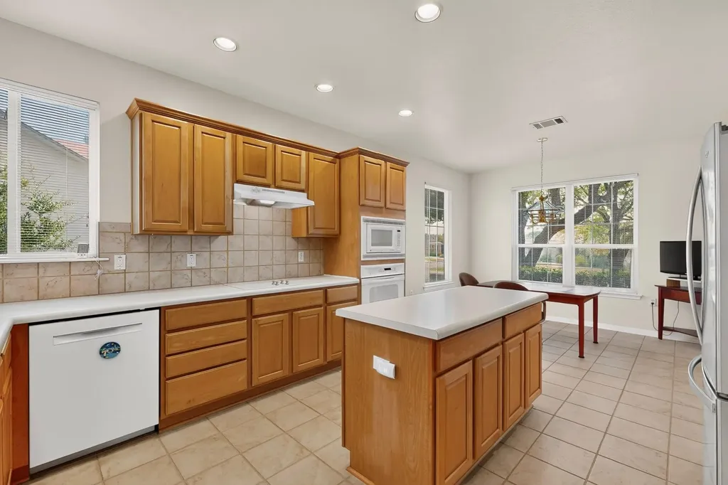 207 Red Poppy Trail Georgetown TX 78633