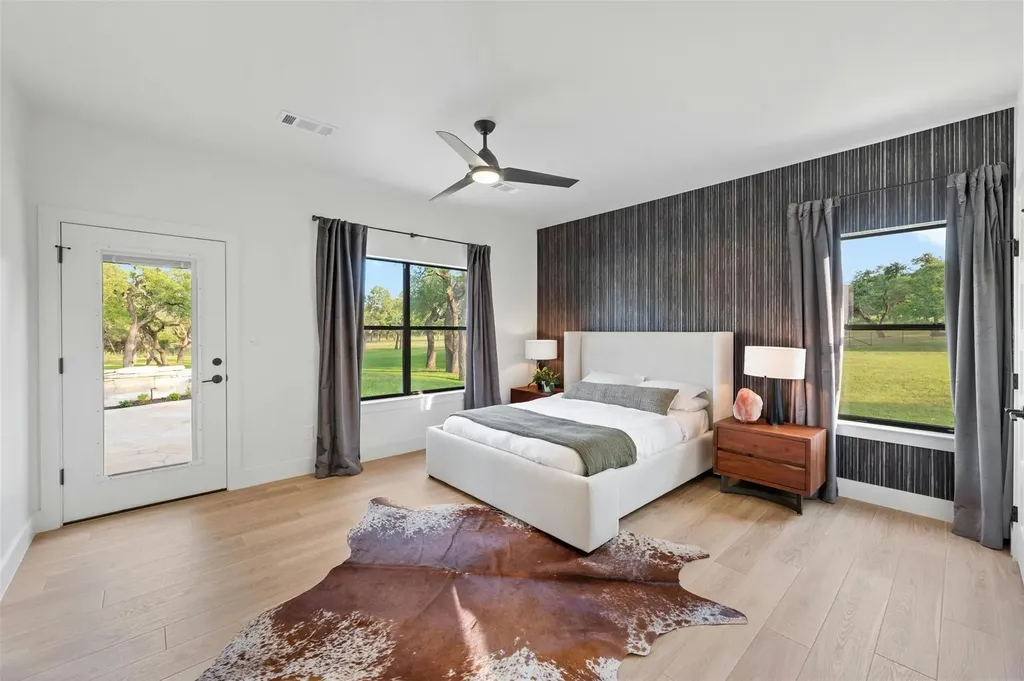 333 Stallion Lane Dripping Springs TX 78620