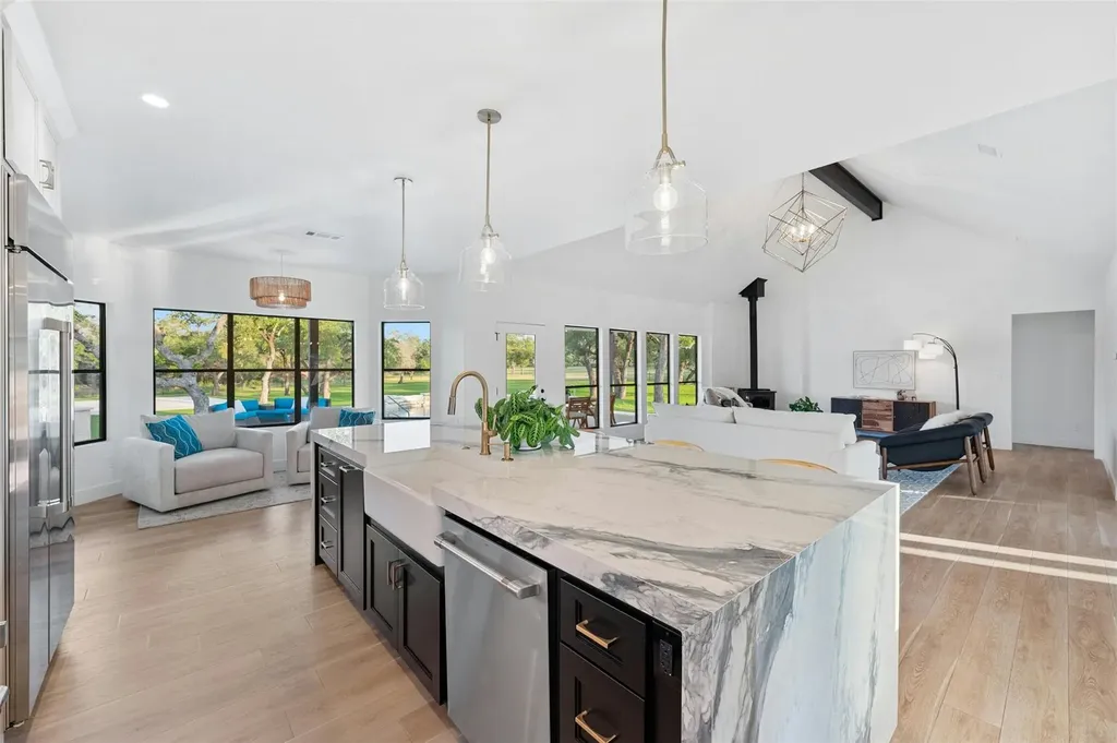 333 Stallion Lane Dripping Springs TX 78620