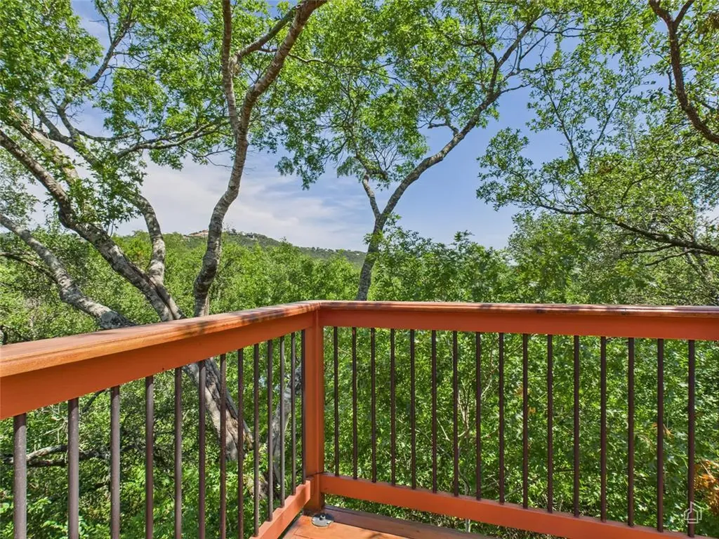 6401 Cascada Drive Austin TX 78750