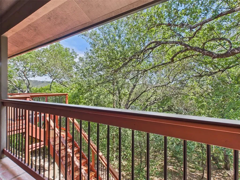 6401 Cascada Drive Austin TX 78750