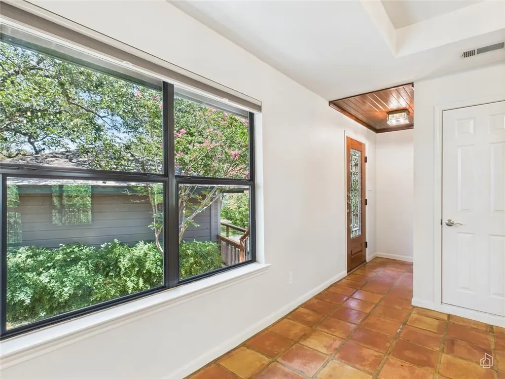 6401 Cascada Drive Austin TX 78750
