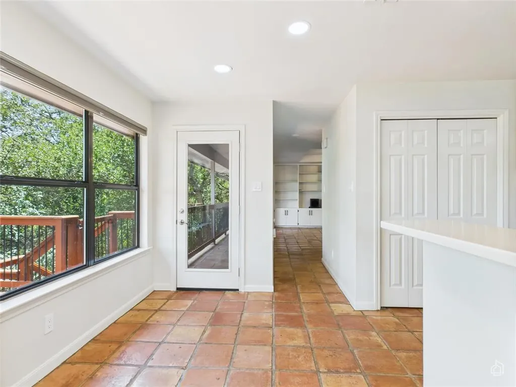 6401 Cascada Drive Austin TX 78750