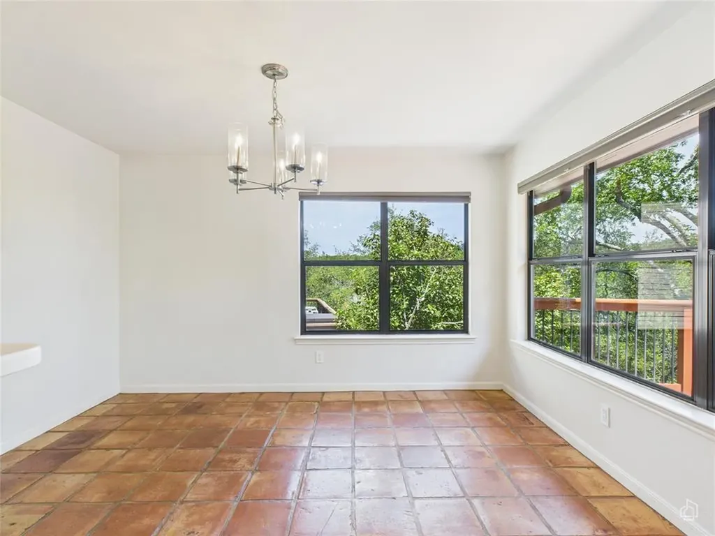 6401 Cascada Drive Austin TX 78750