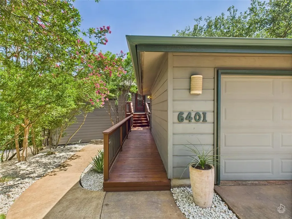 6401 Cascada Drive Austin TX 78750