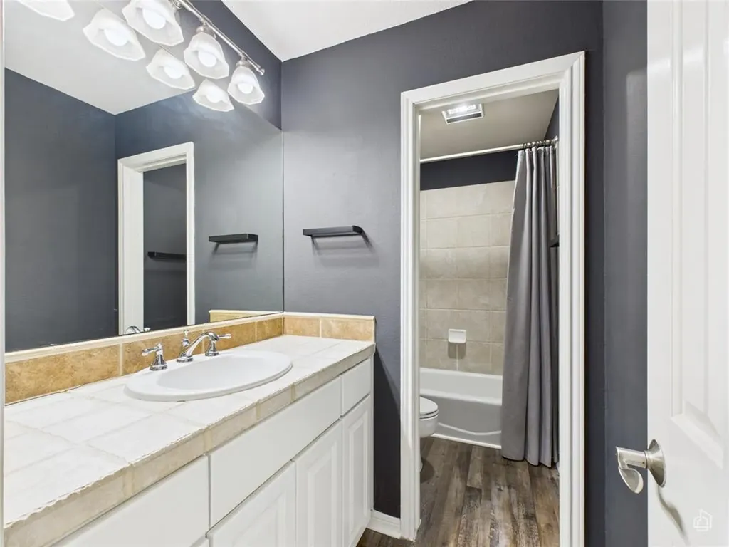 6401 Cascada Drive Austin TX 78750
