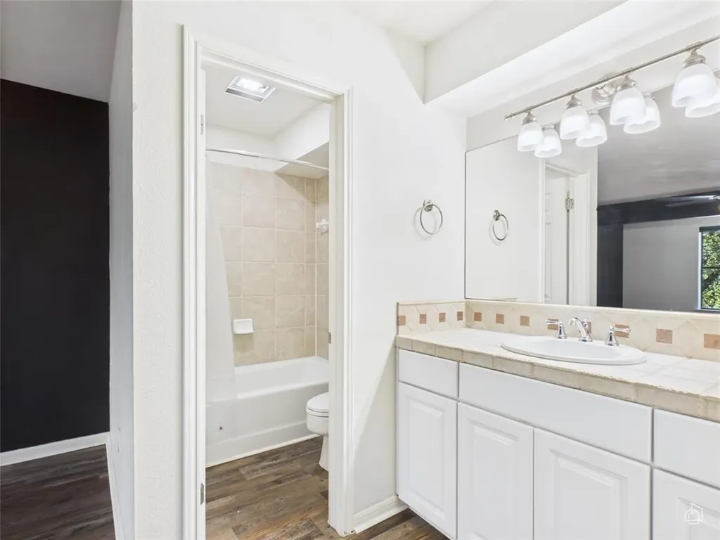 6401 Cascada Drive Austin TX 78750