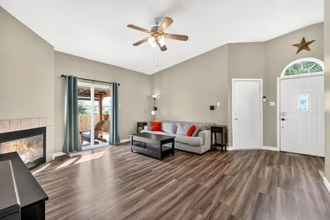 1100 Mira Loma Lane San Marcos TX 78666