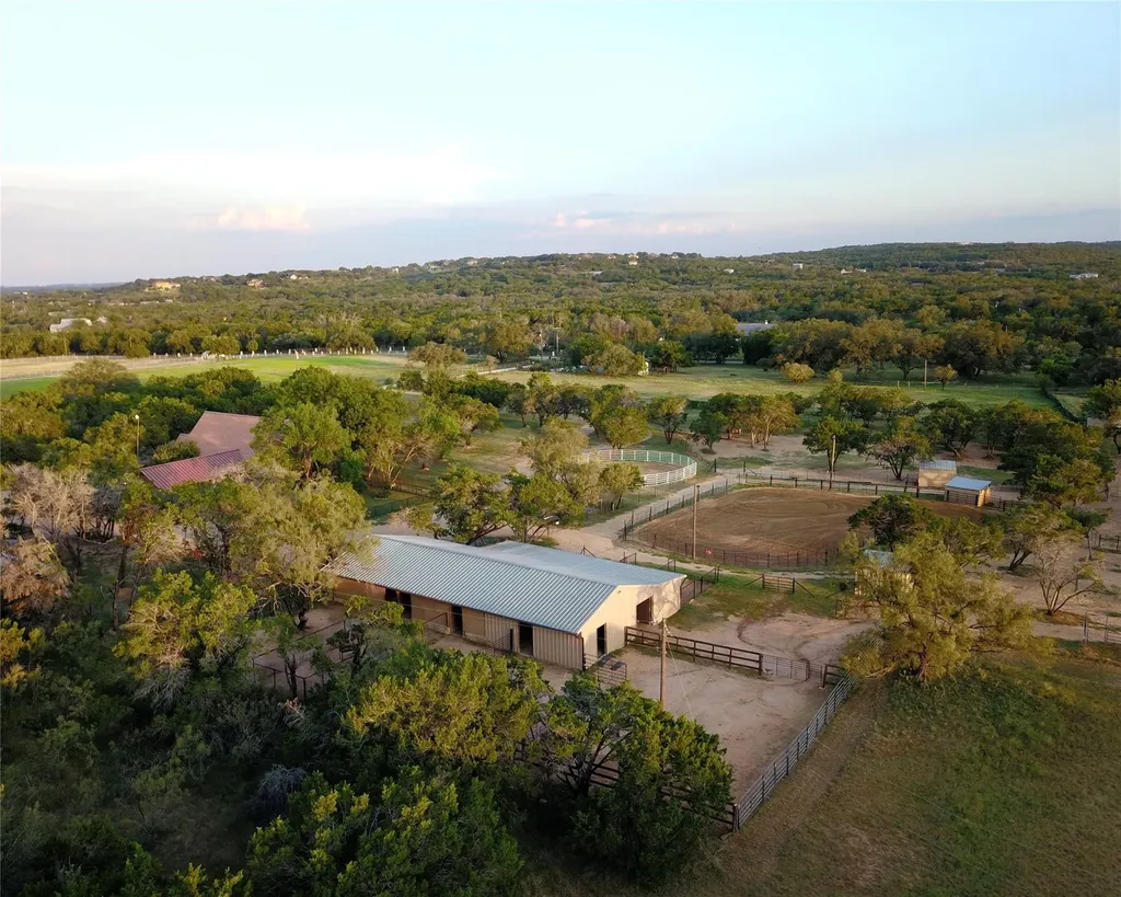 1005 County Road 414 Spicewood TX 78669