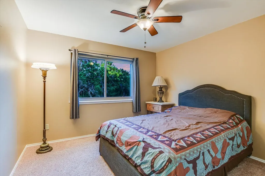 1005 County Road 414 Spicewood TX 78669
