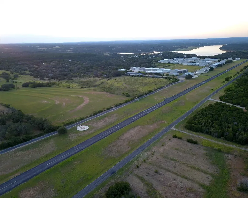1005 County Road 414 Spicewood TX 78669