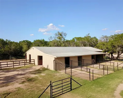 1005 County Road 414 Spicewood TX 78669
