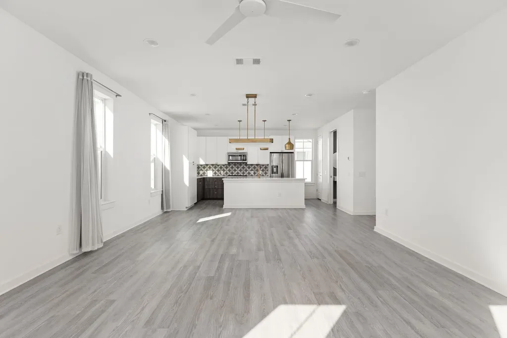 2624 Metcalfe Road Austin TX 78741