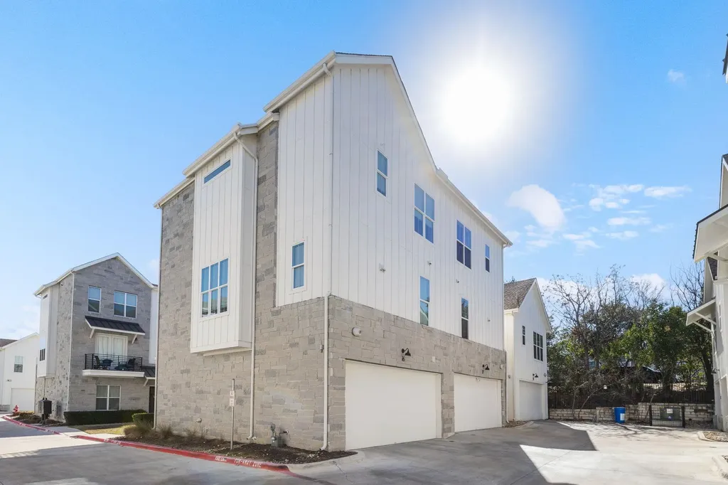2624 Metcalfe Road Austin TX 78741