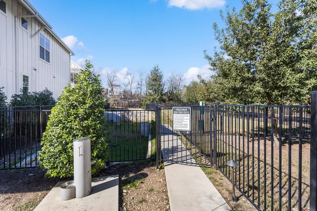 2624 Metcalfe Road Austin TX 78741