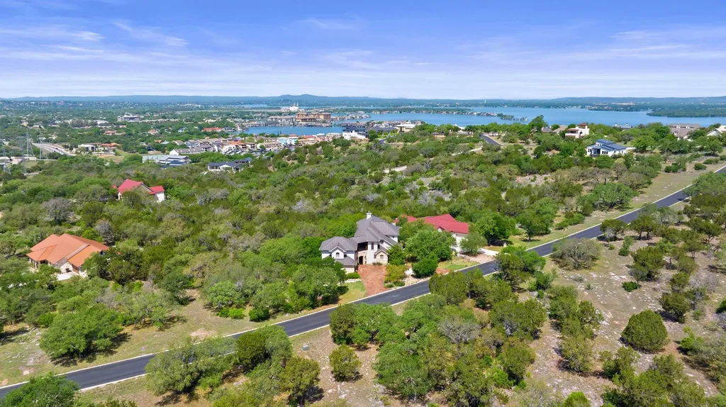 304 Hi Ridge Horseshoe Bay TX 78657