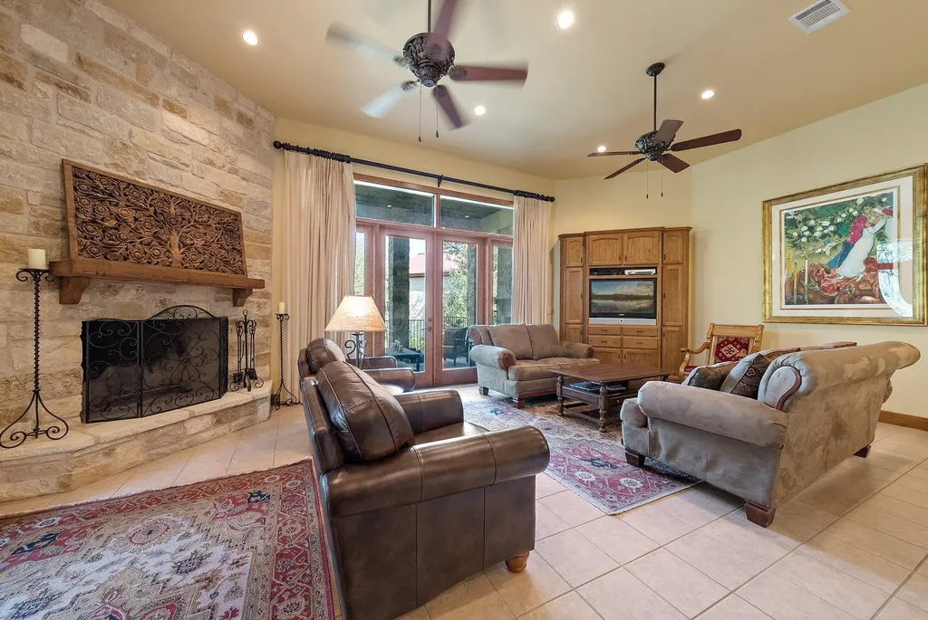 304 Hi Ridge Horseshoe Bay TX 78657