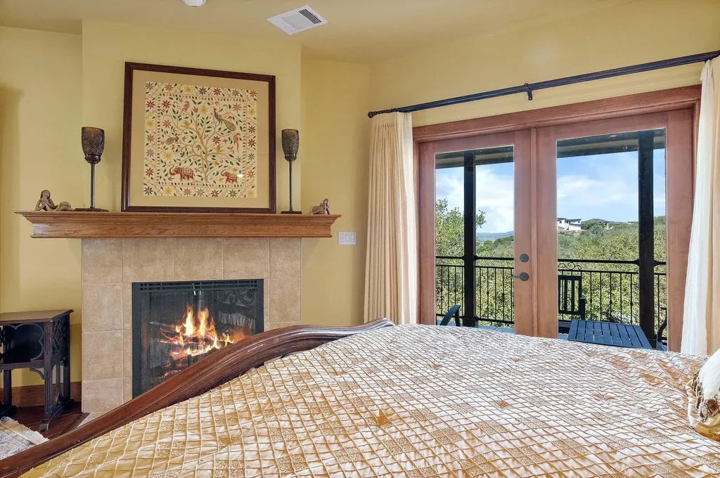 304 Hi Ridge Horseshoe Bay TX 78657