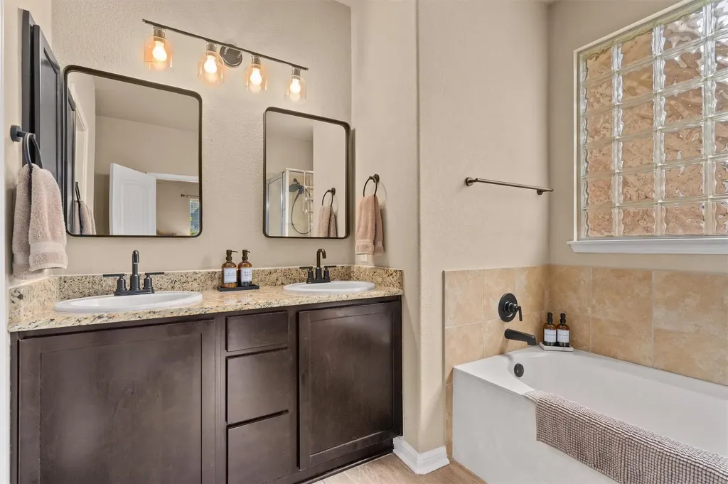 216 Arrezo Lane Georgetown TX 78628