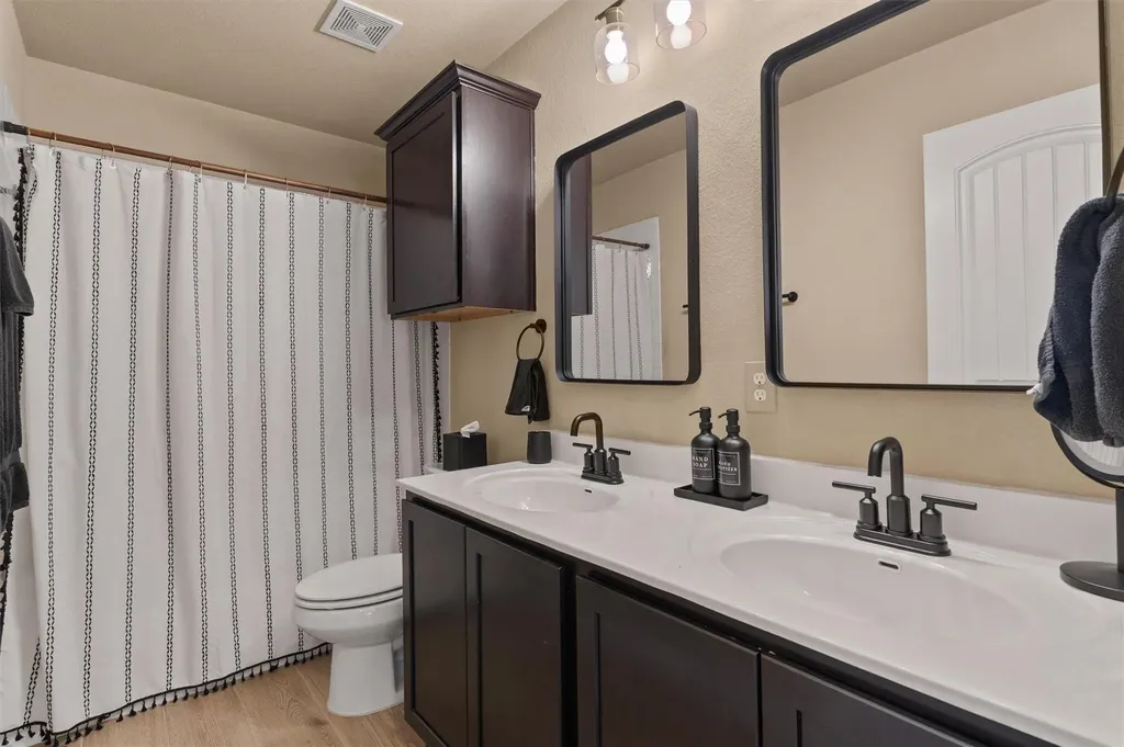 216 Arrezo Lane Georgetown TX 78628