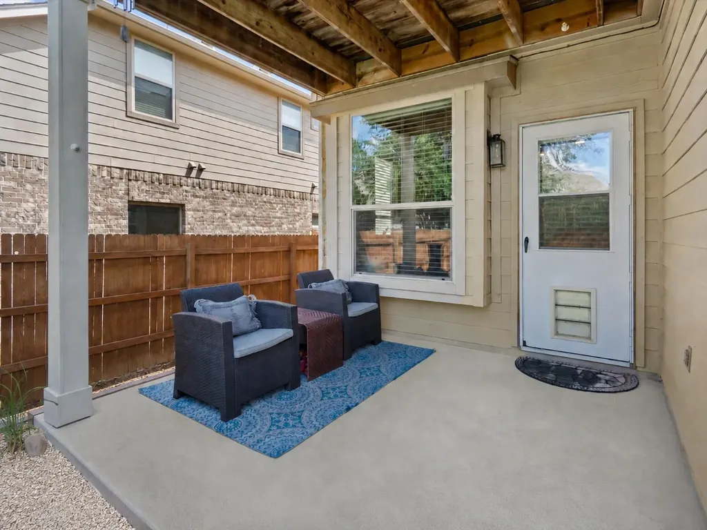 216 Arrezo Lane Georgetown TX 78628