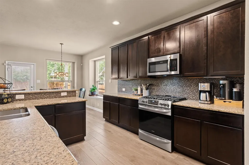 216 Arrezo Lane Georgetown TX 78628