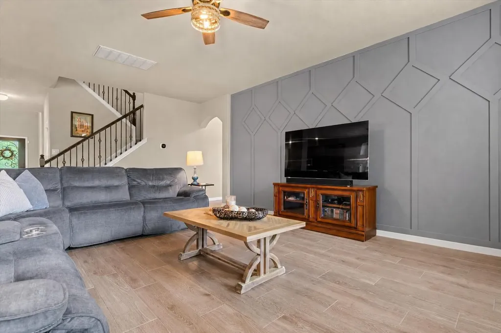 216 Arrezo Lane Georgetown TX 78628