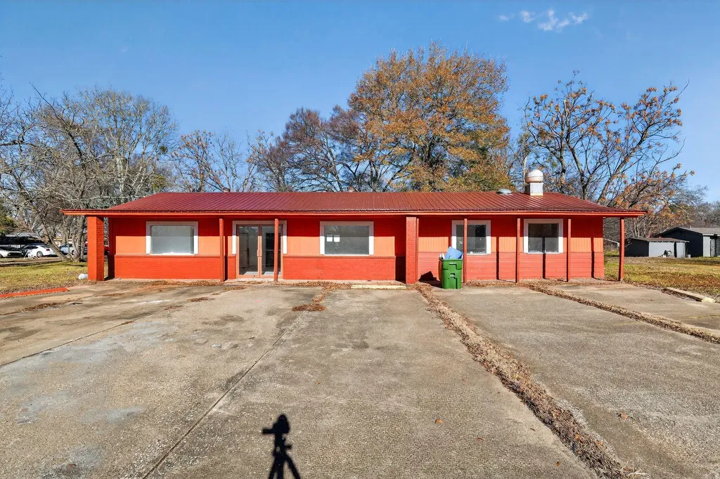 708 W 8th Street Hearne TX 77859