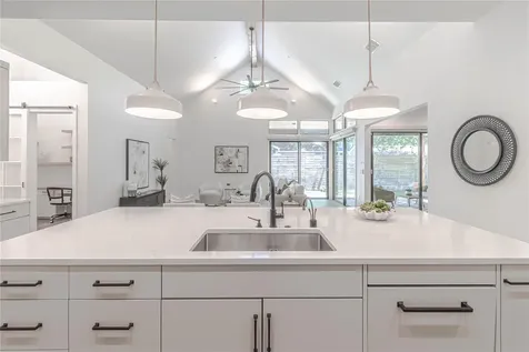 5805 Chesterfield Avenue Austin TX 78752