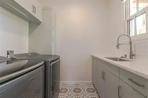 5805 Chesterfield Avenue Austin TX 78752