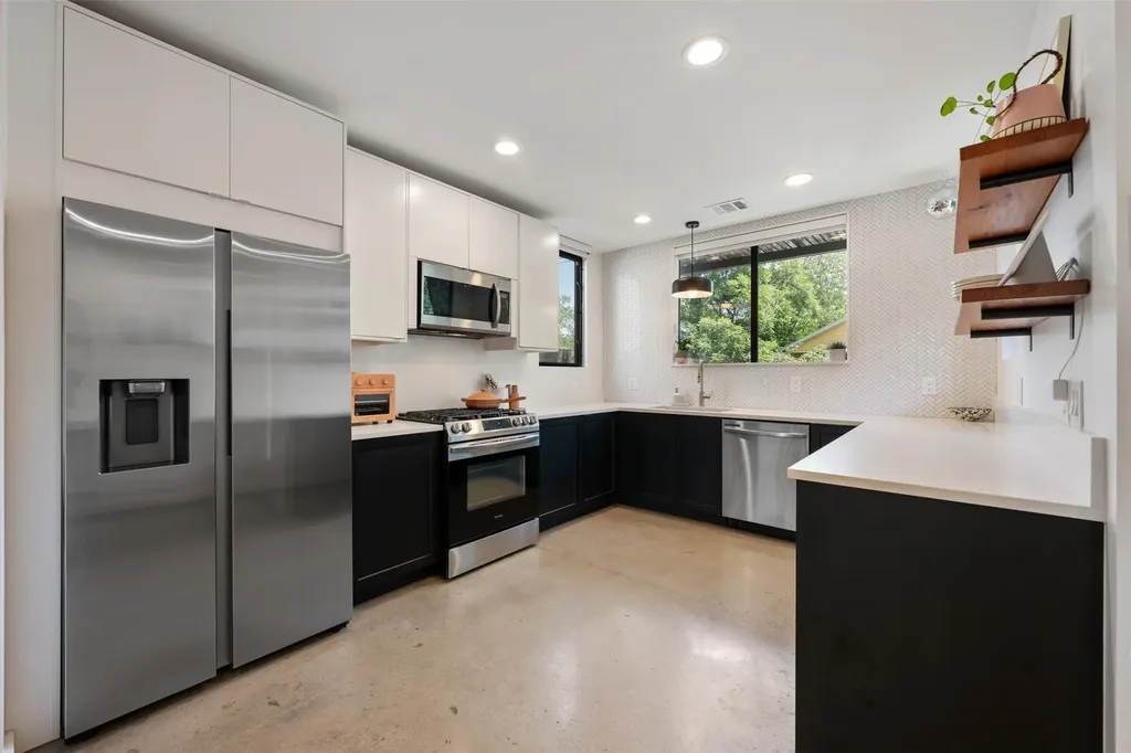 1114 E 3rd Street Austin TX 78702