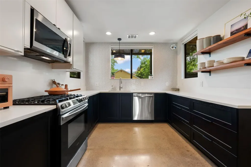 1114 E 3rd Street Austin TX 78702