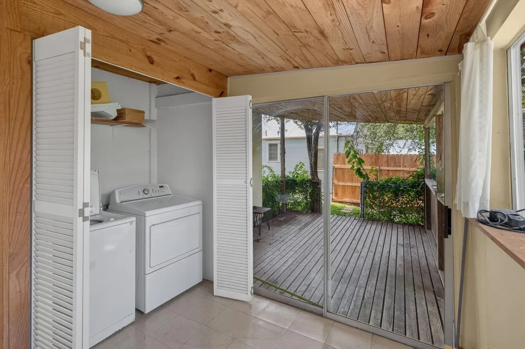 4616 Sinclair Avenue Austin TX 78756