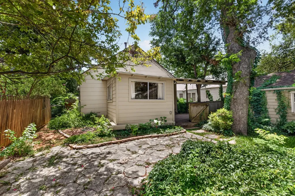 4616 Sinclair Avenue Austin TX 78756