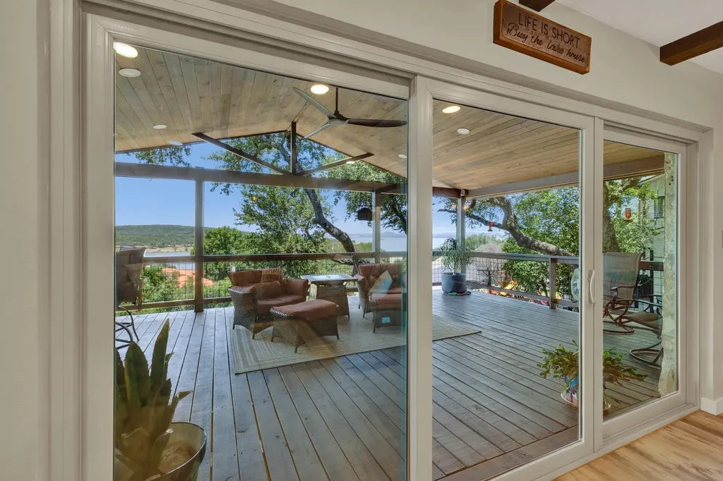 1422 Oakridge Lane Canyon Lake TX 78133