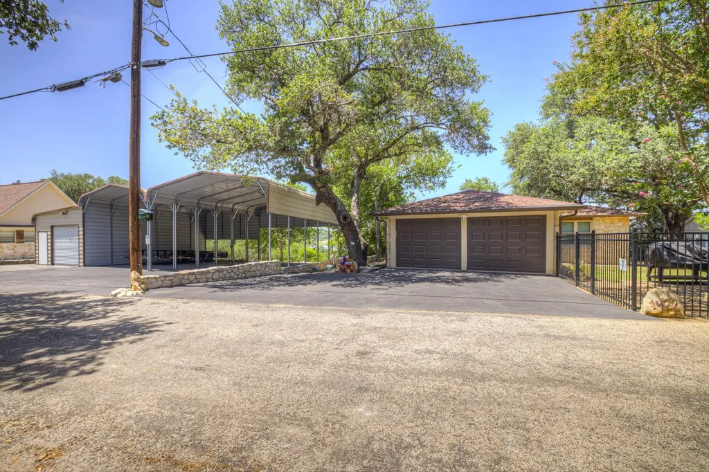 1422 Oakridge Lane Canyon Lake TX 78133
