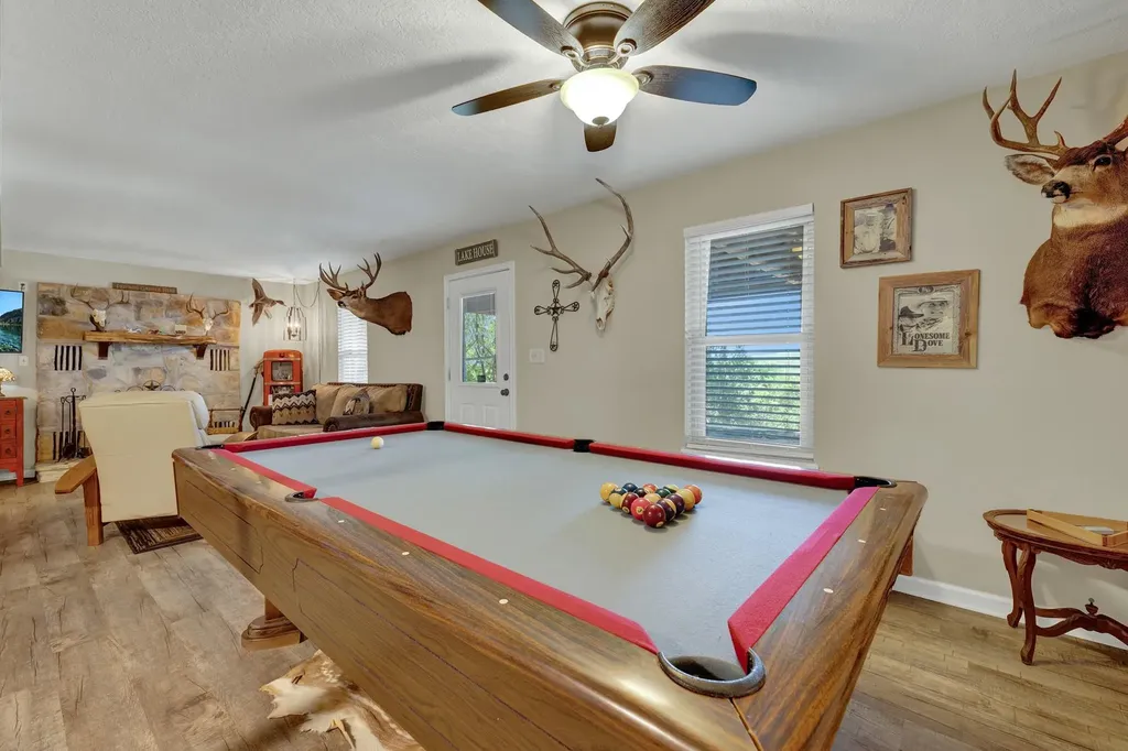 1422 Oakridge Lane Canyon Lake TX 78133